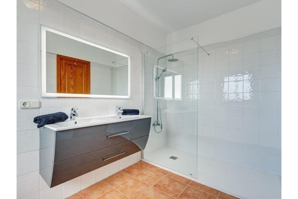 Villa Optimist Rubicon Piscina Climatizable, Frente Al Mar Плая Бланка Екстериор снимка